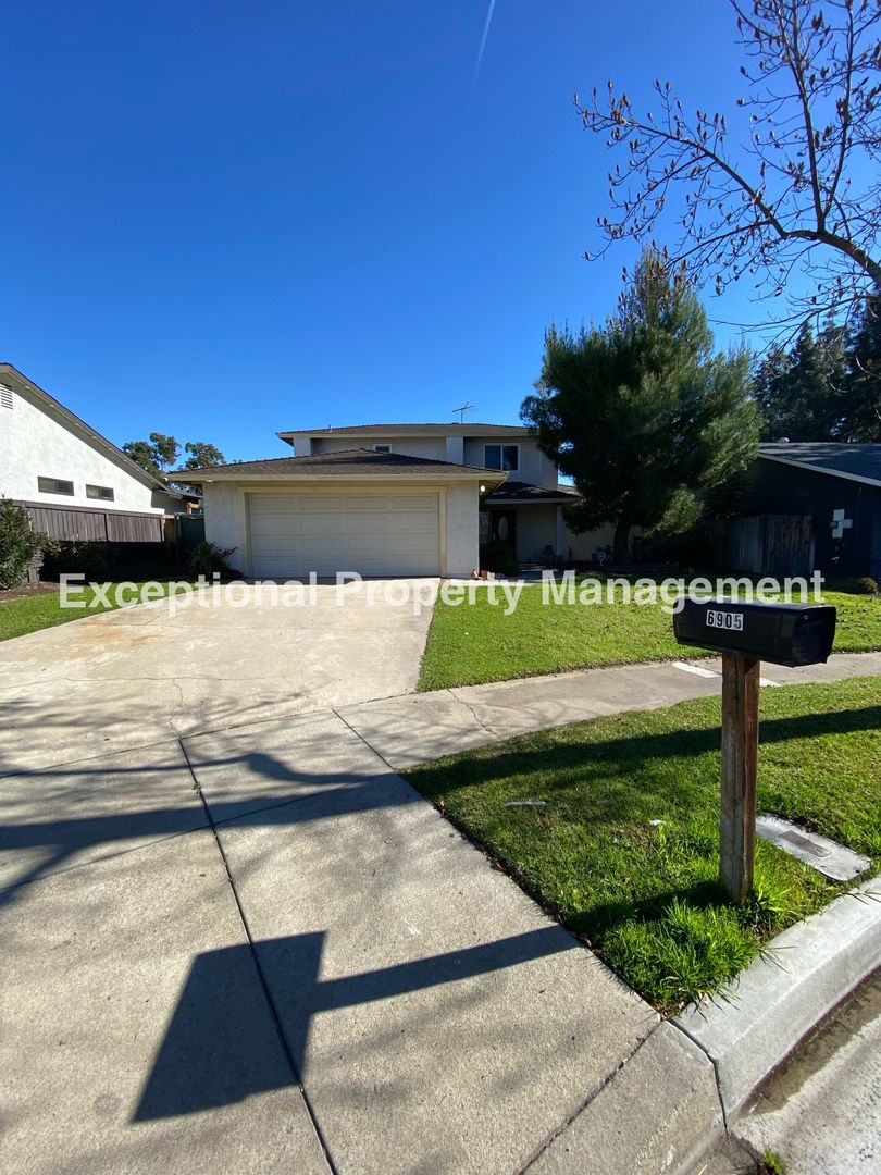 Rancho Cucamonga House: 6905 Dakota Ave.