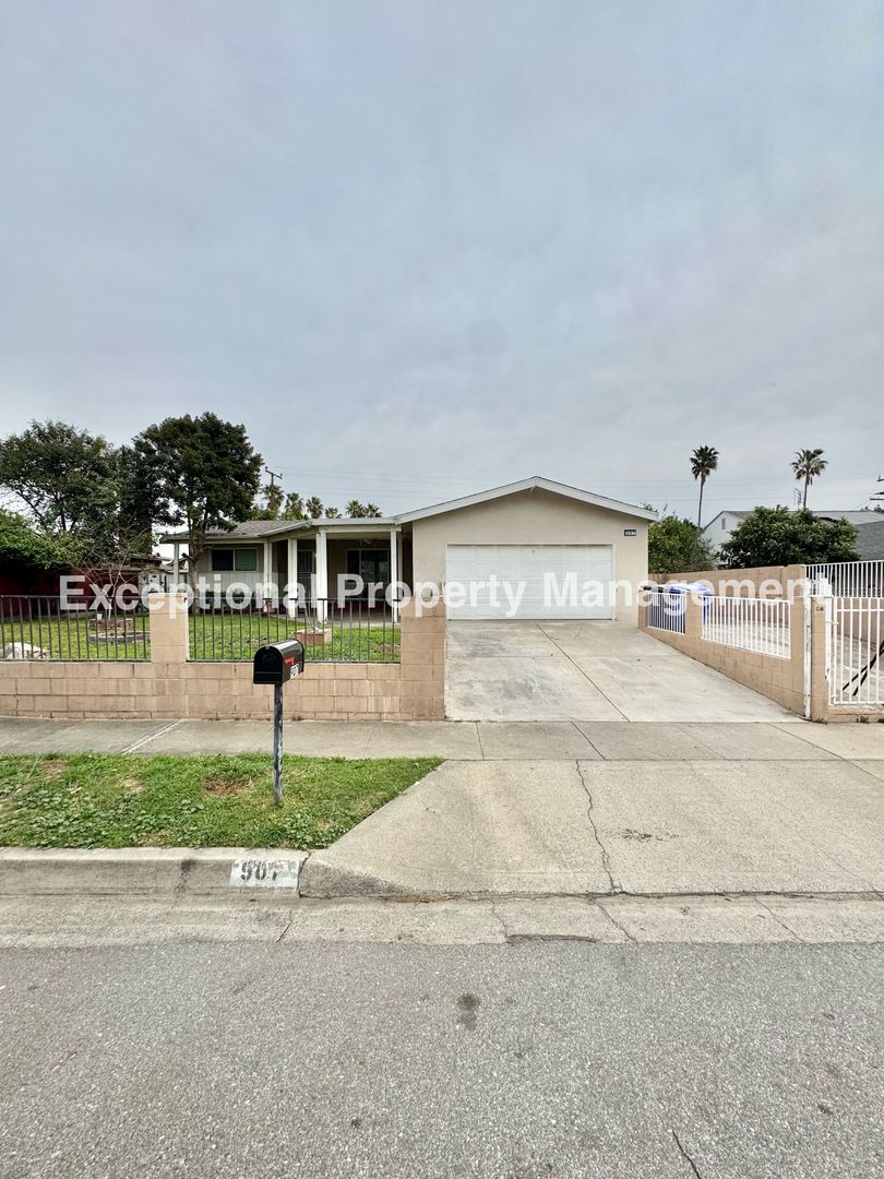 Rialto House: 907 N. Millard Ave.