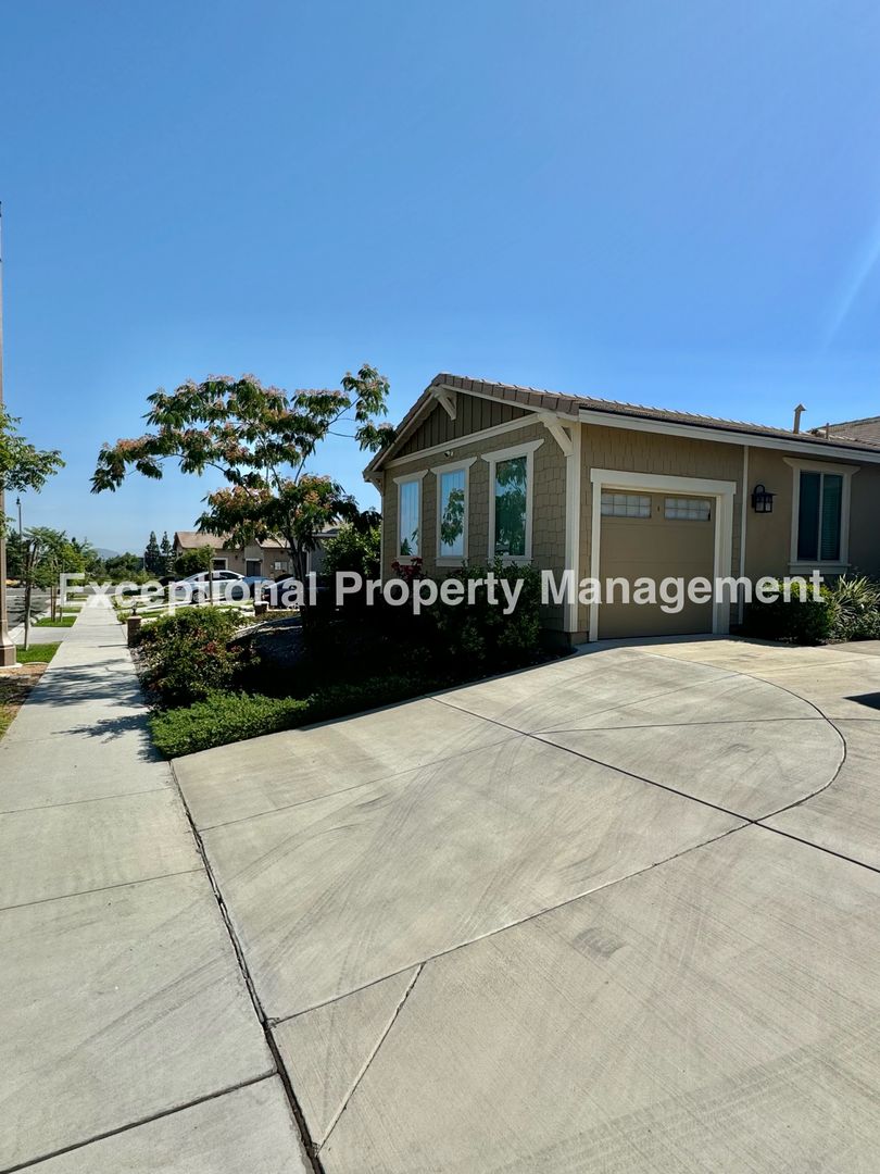 Fontana House: 5596 Turley Way. (ADU/Casita)