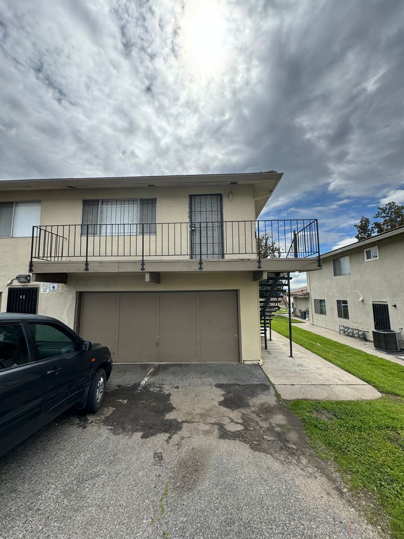 Highland House: 3500 Rainbow Ln.