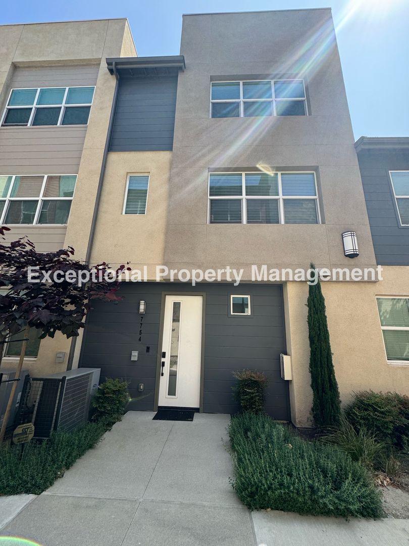 Rancho Cucamonga House: 7754 Haywood Pl.