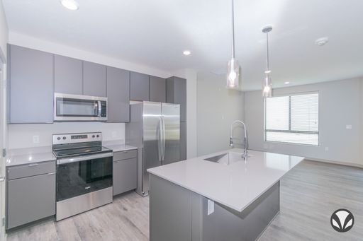 Alassio - Spacious 1 bedroom with walk-in closet. – photo 1