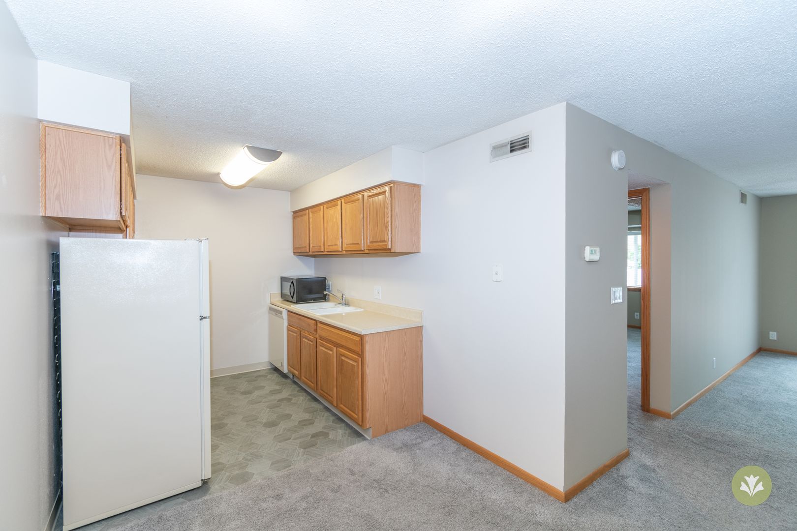 Lincoln Apartment: Charleston Court Apts & THs