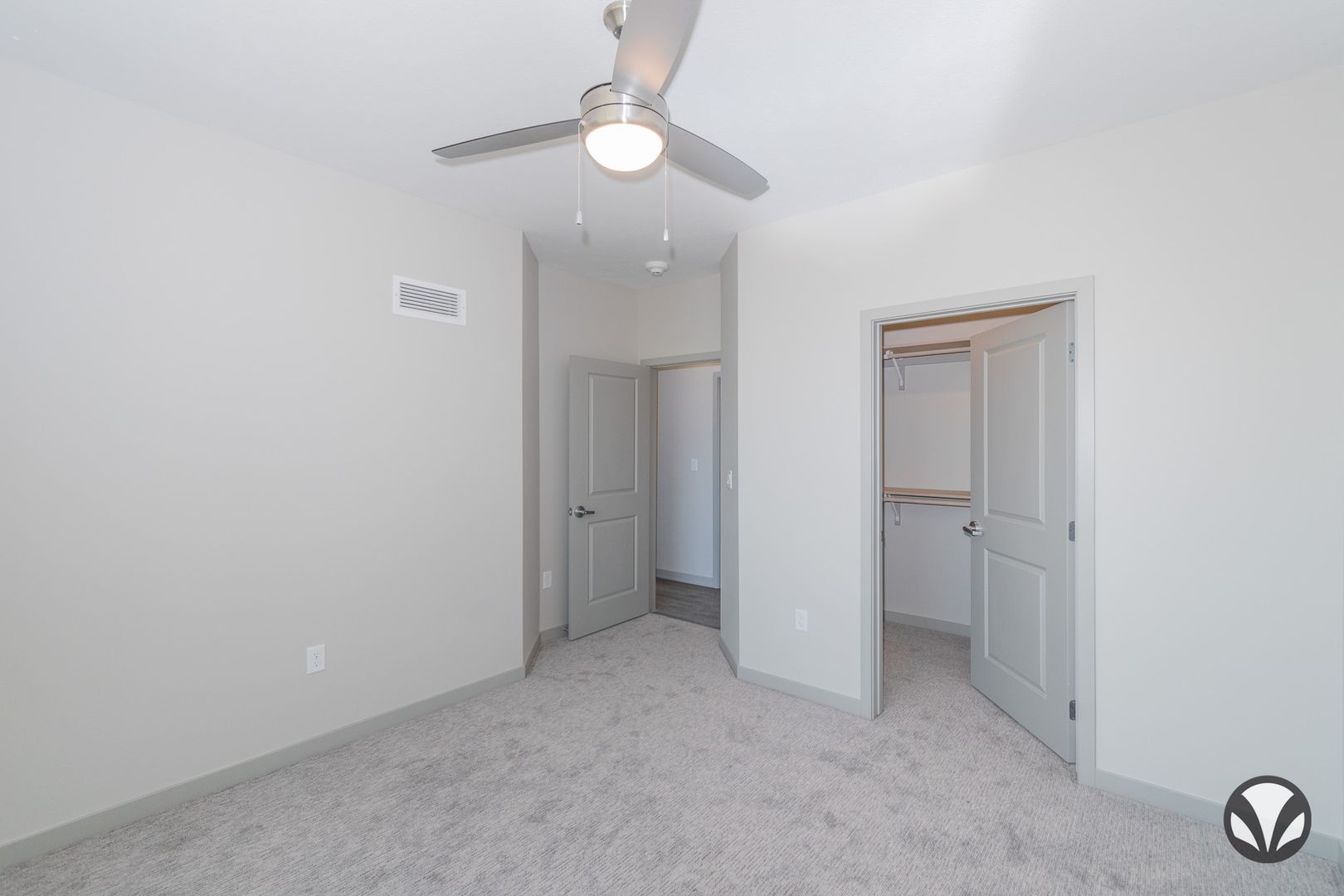 Lincoln Apartment: 4421 Bridle Lane