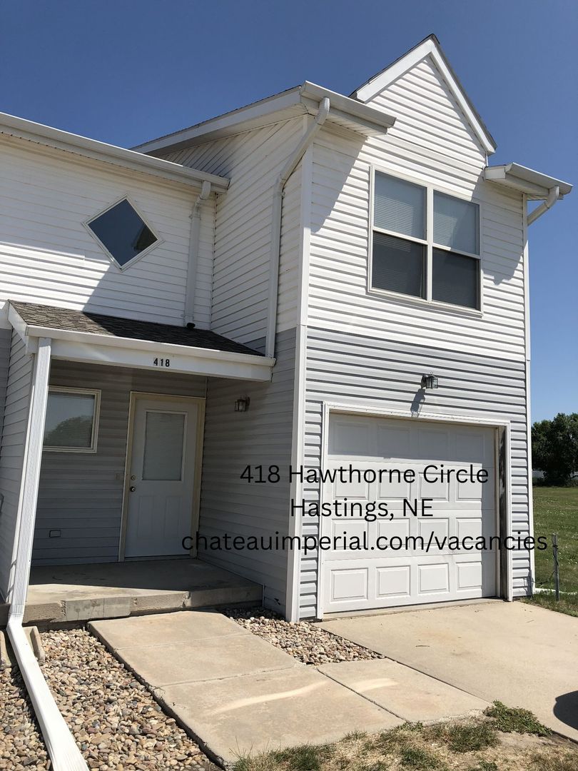 Hastings Apartment: 418-430 Hawthorne Circle