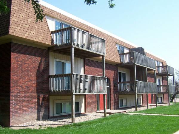 Hastings Apartment: 3010 Park Lane Dr.