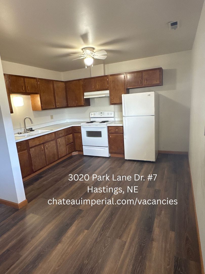 Hastings Apartment: 3020 Park Lane Dr.