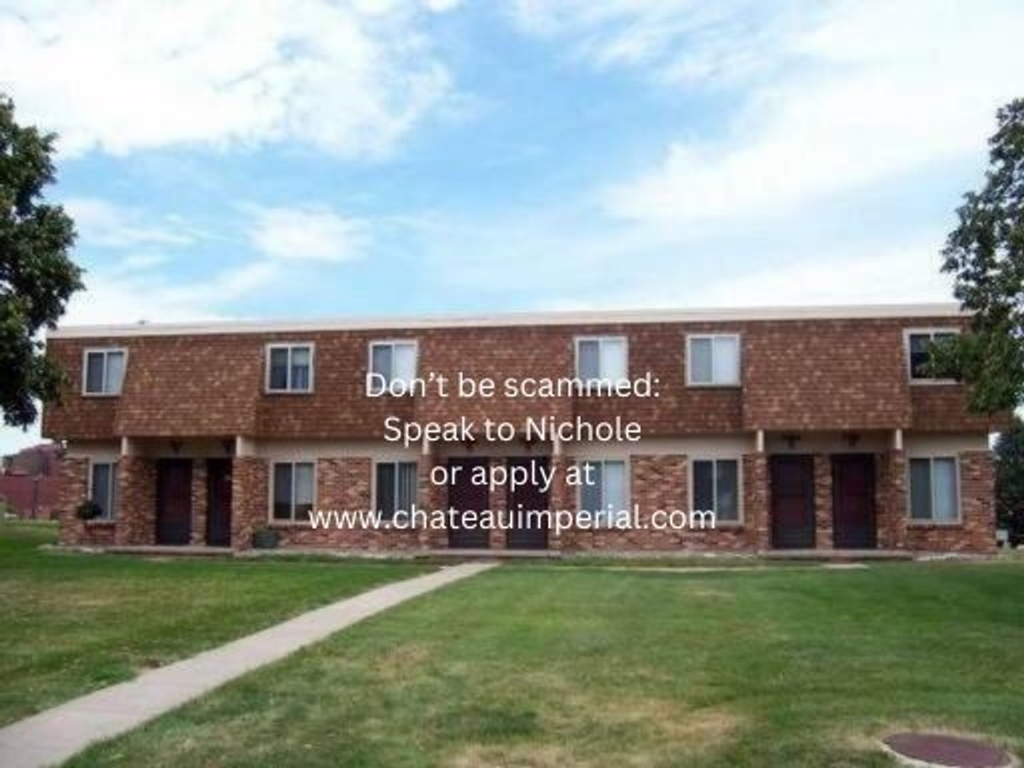 Hastings Apartment: 3310-3320 Park Lane Dr.