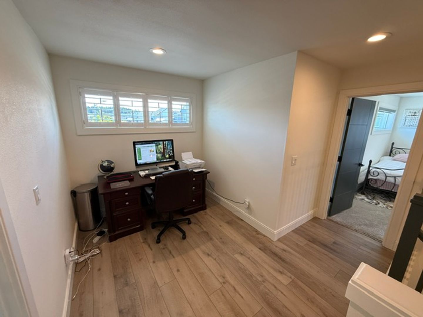 Work space at 5471 SW Jardine Ave. - 5471Jard