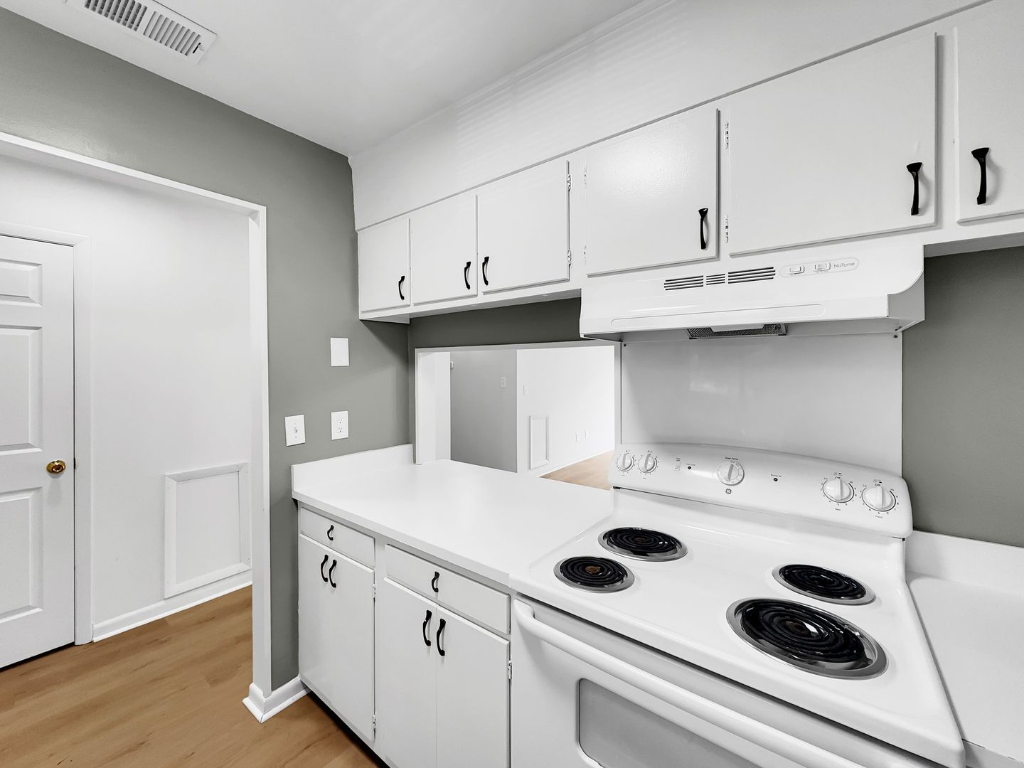 Birmingham Apartment: 3125 Napoleon Ct.