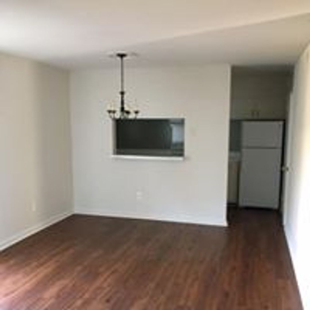 Birmingham Apartment: 3125 Napoleon Ct.