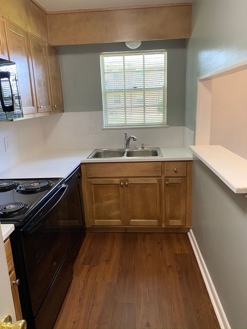 Birmingham Apartment: 3125 Napoleon Ct.