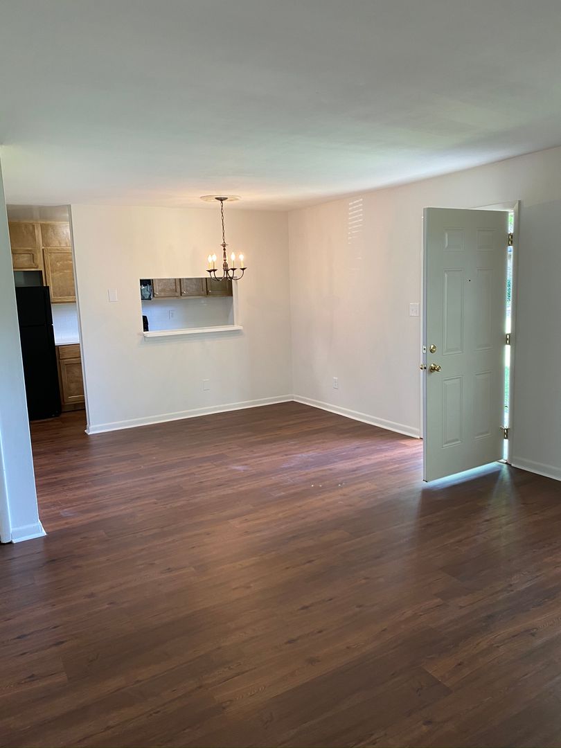 Birmingham Apartment: 3125 Napoleon Ct.