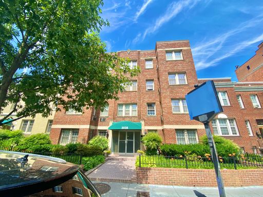 Cathedral Living at its Best!! 1 Bedroom/1Bath Condo. Pet Friendly! – photo 1