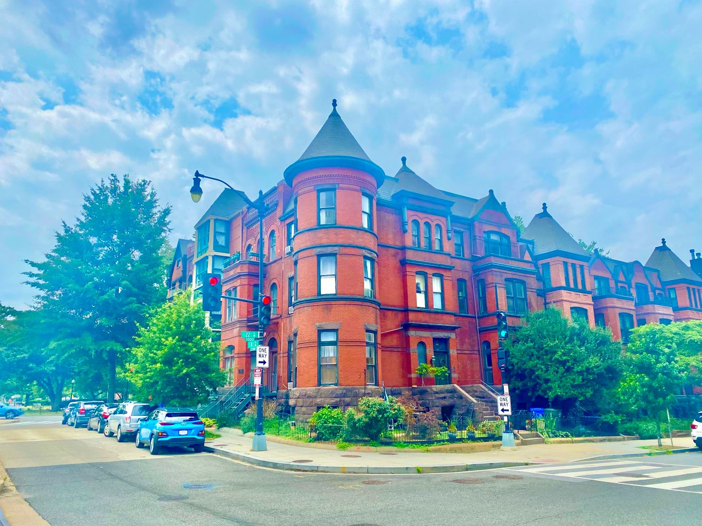 Washington Apartment: 1000 22nd Street, NW