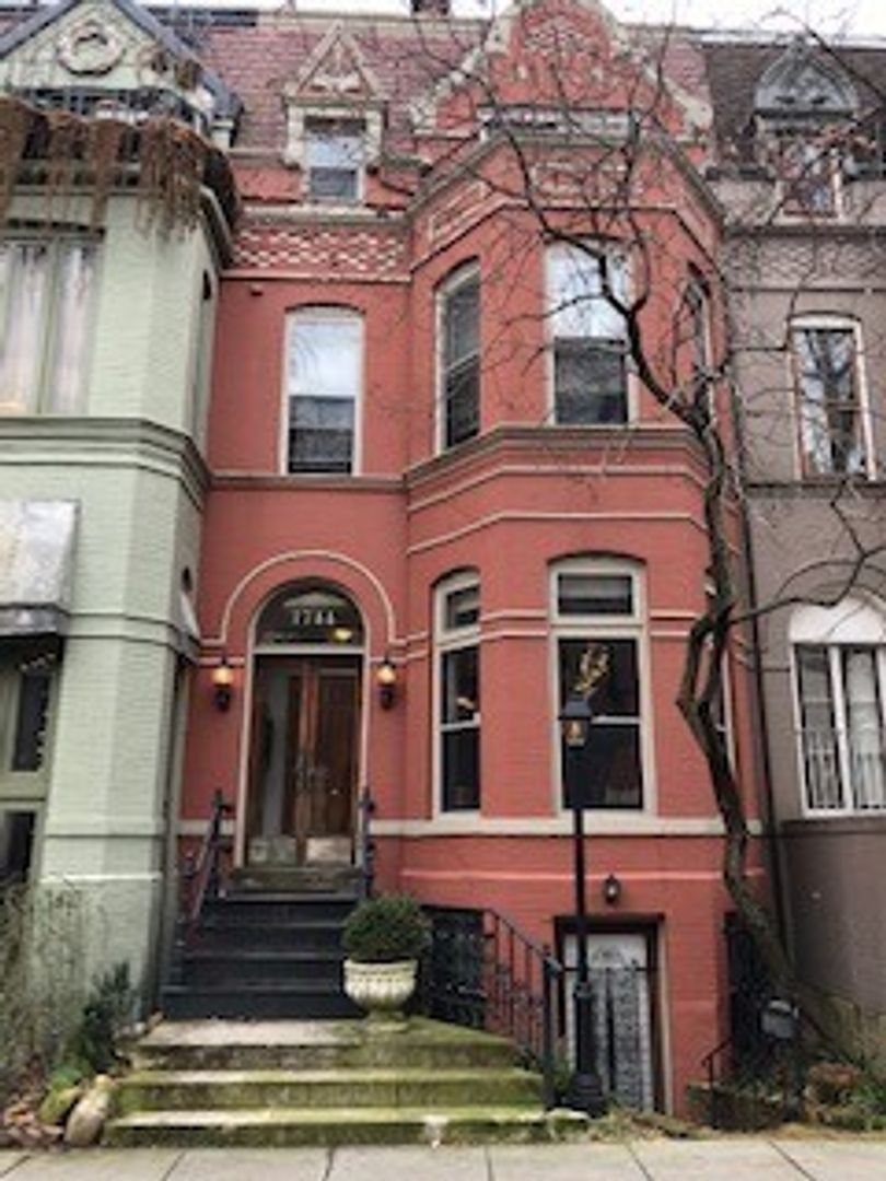 Washington Apartment: 1744 Corcoran Street, NW