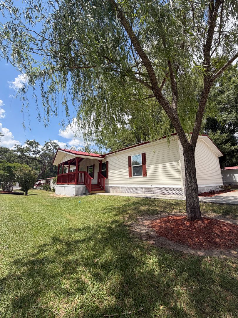 Pooler Apartment: 1105 S. Rogers St.