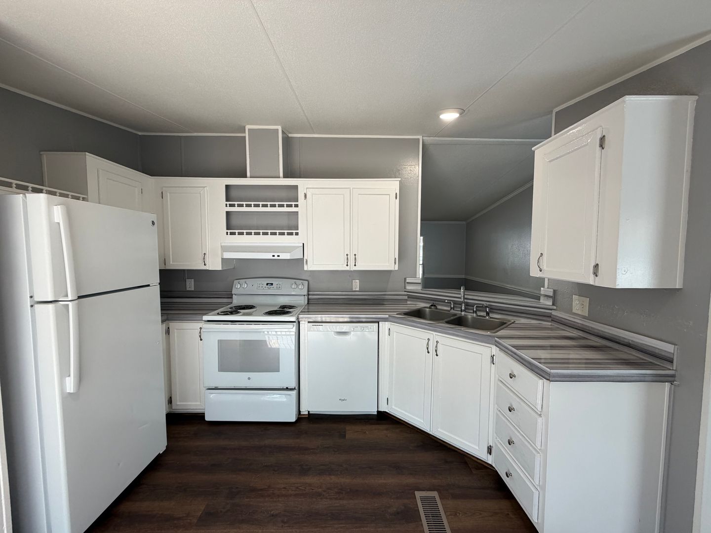 Pooler Apartment: 1105 S. Rogers St.