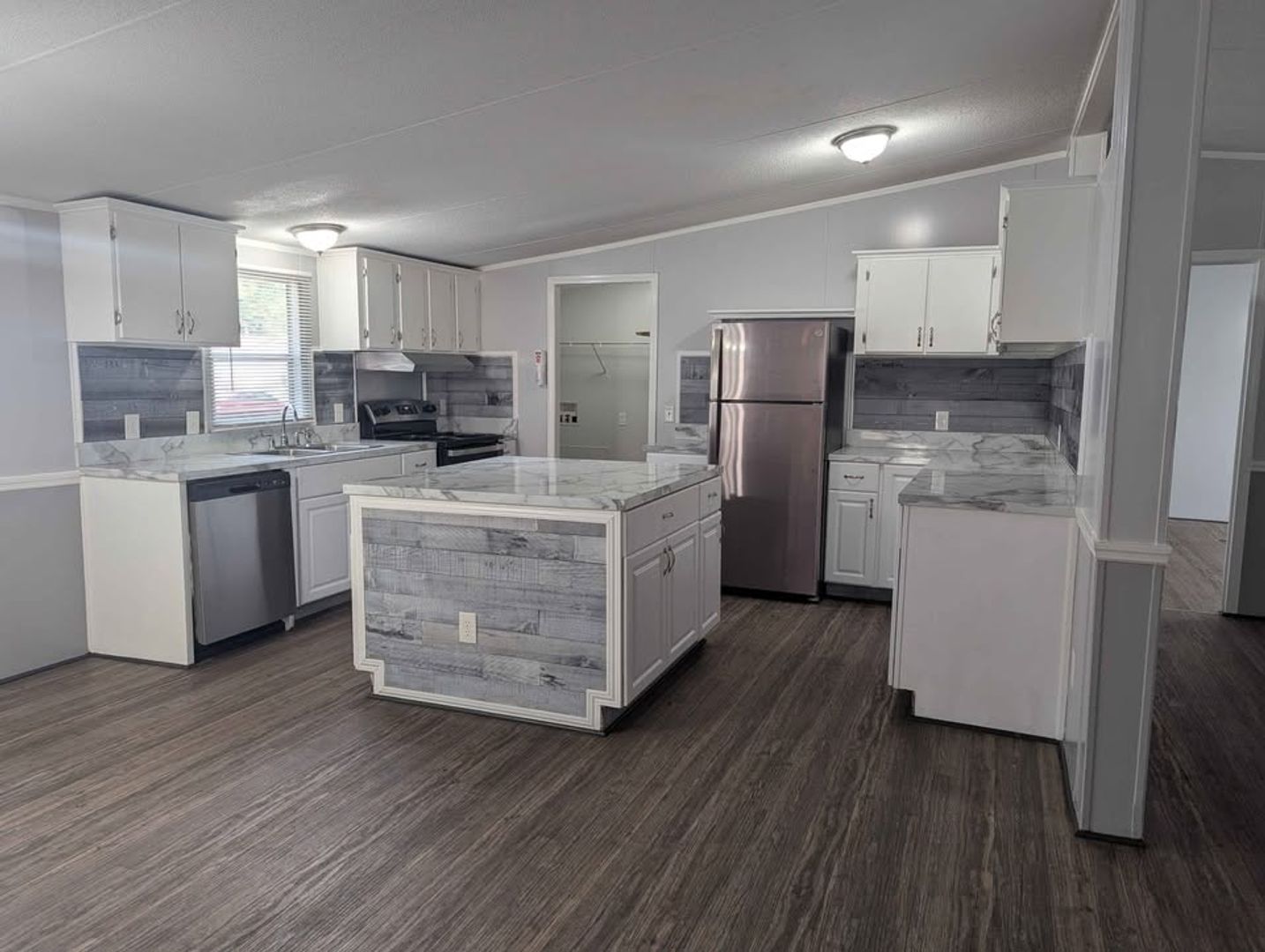 Pooler Apartment: 1105 S. Rogers St.