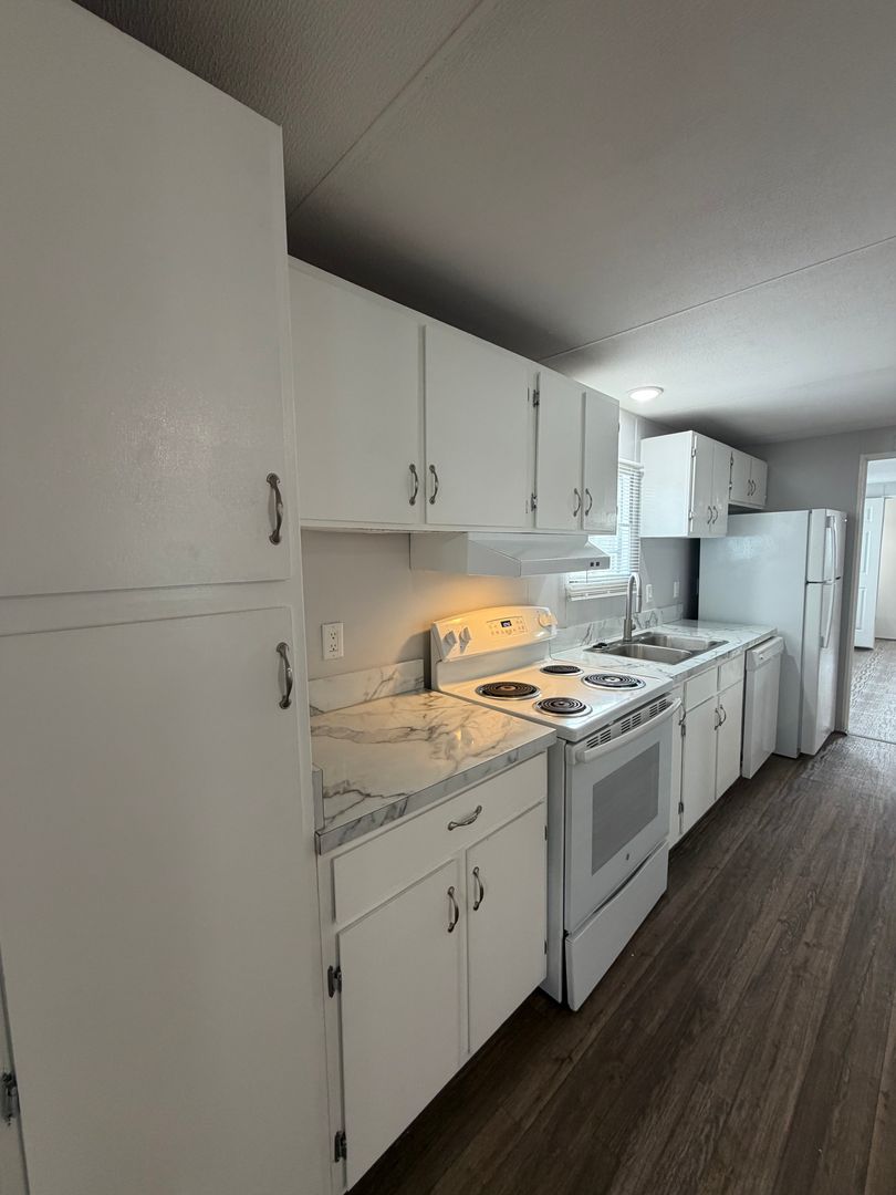 Pooler Apartment: 1105 S. Rogers St.