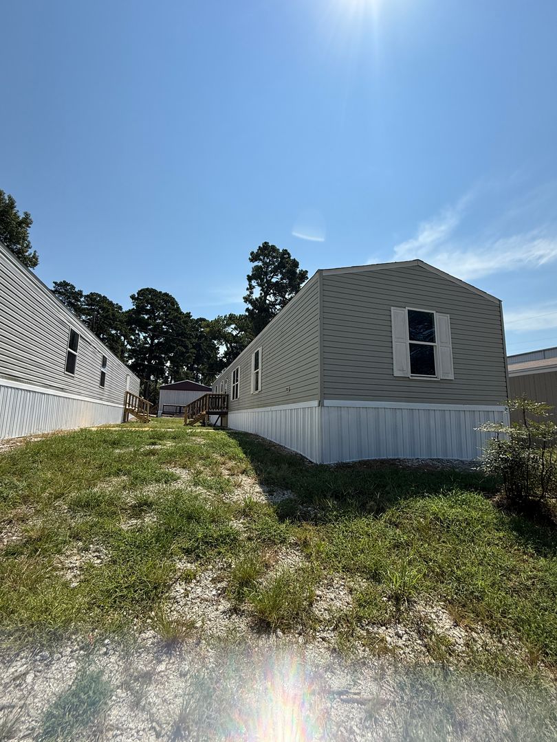 Nacogdoches Apartment: 1000 West Seale