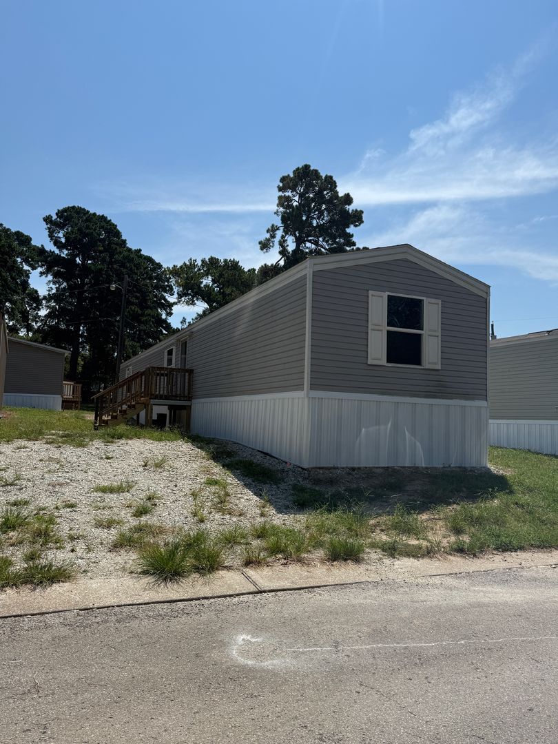 Nacogdoches Apartment: 1000 West Seale