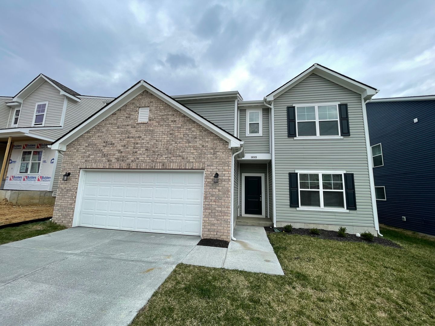 Louisville House: 16915 Meander Way