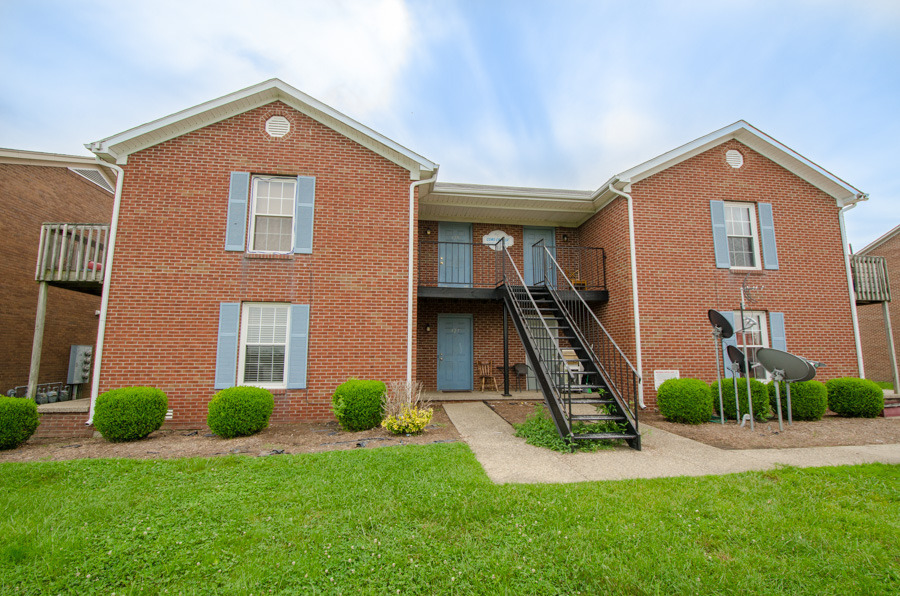 Shelbyville Apartment: 323-329 Midland Boulevard 4-Plex