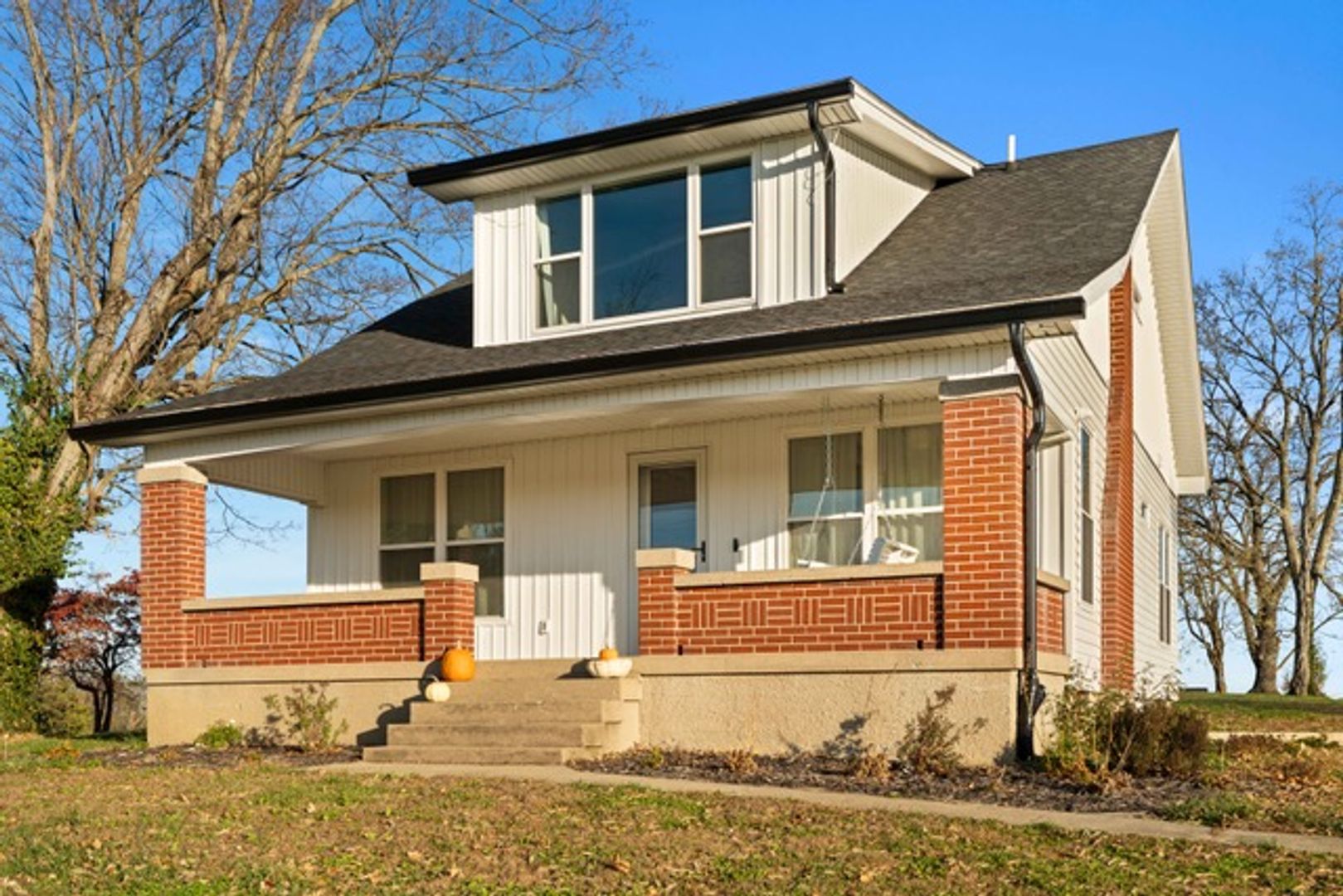 Shelbyville House: 66 Lawson Lane