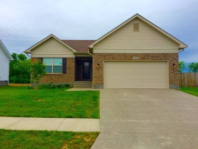 Shelbyville House: 1036 Summersfield Drive