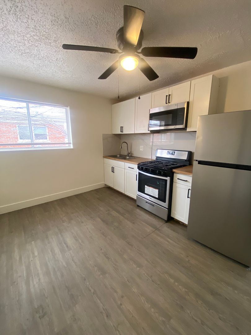 Saint Louis Apartment: 813-815 Courtois Street