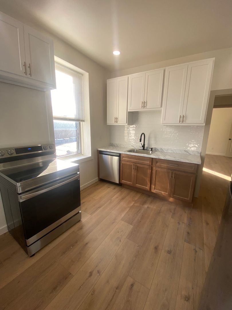 Saint Louis Apartment: 4716 Louisiana Ave