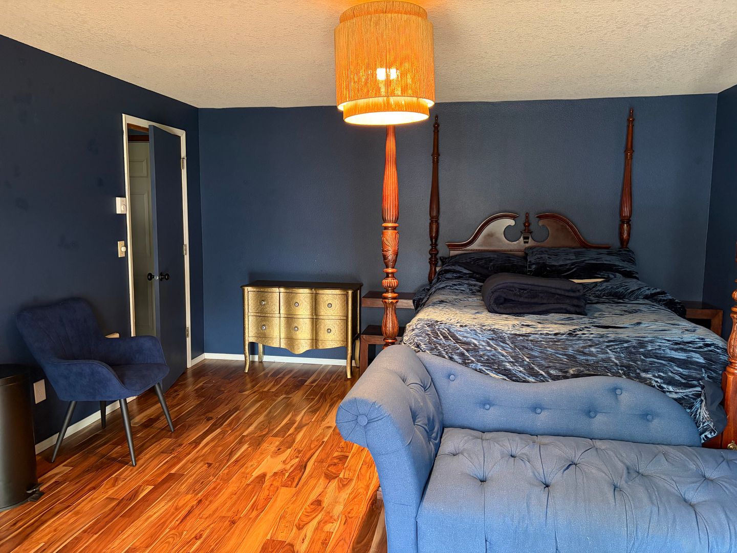 Newberg Apartment: 206 Doris Dr.