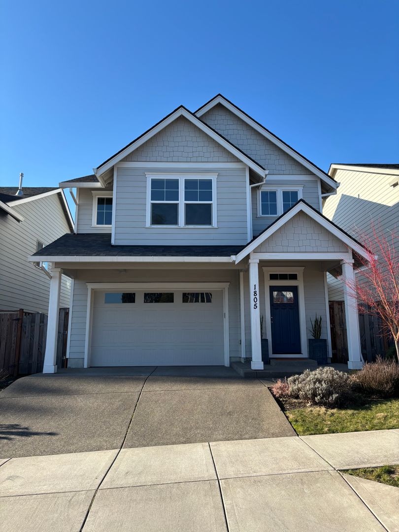 Newberg House: 1805 N Daniel Dr