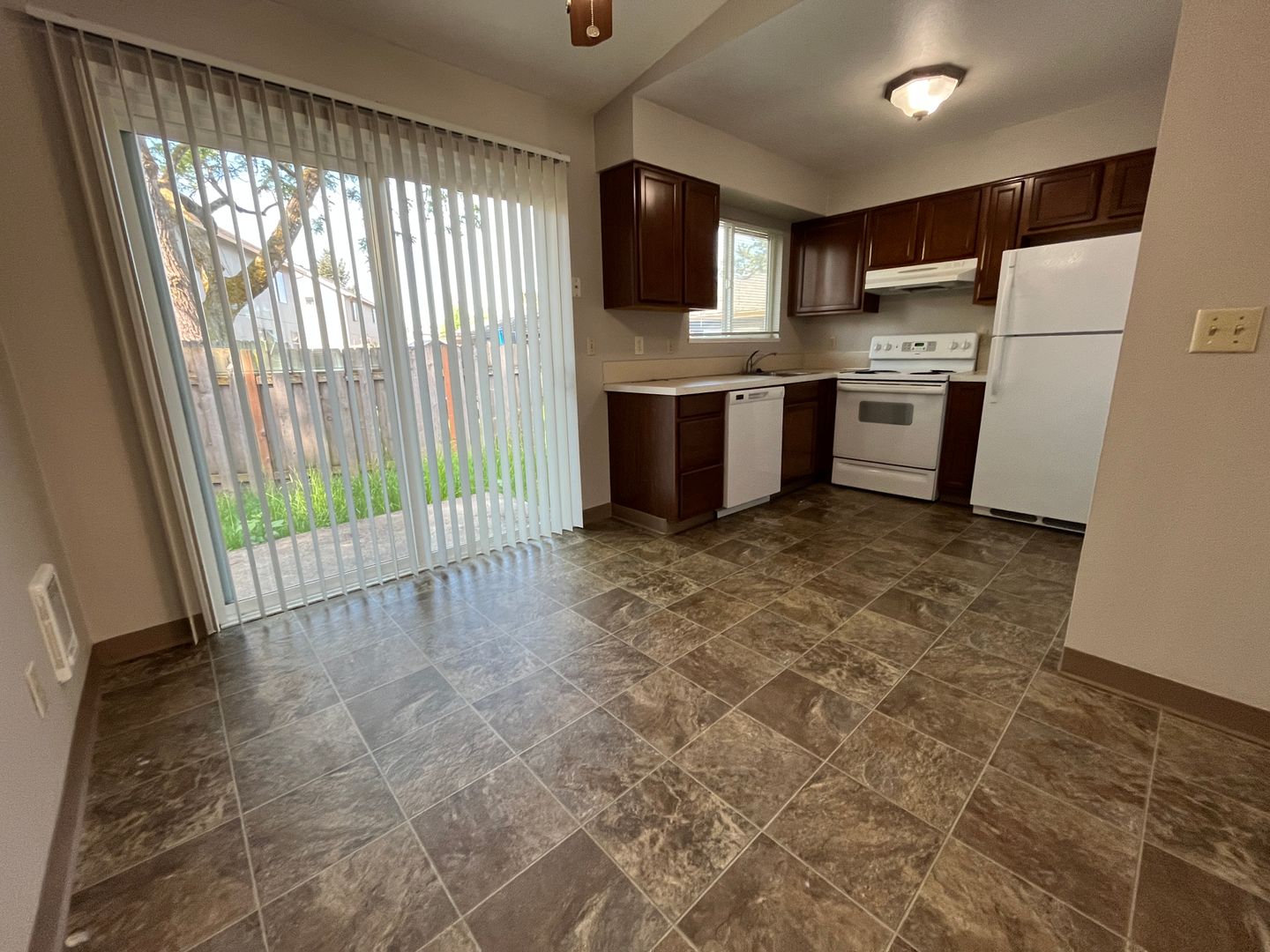 Newberg Apartment: 1005 S. Wynooski St.