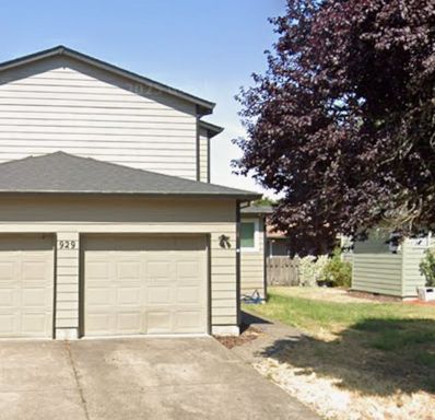 Attractive 2-Story Duplex in Newberg Close to Parks and Downtown – photo 1