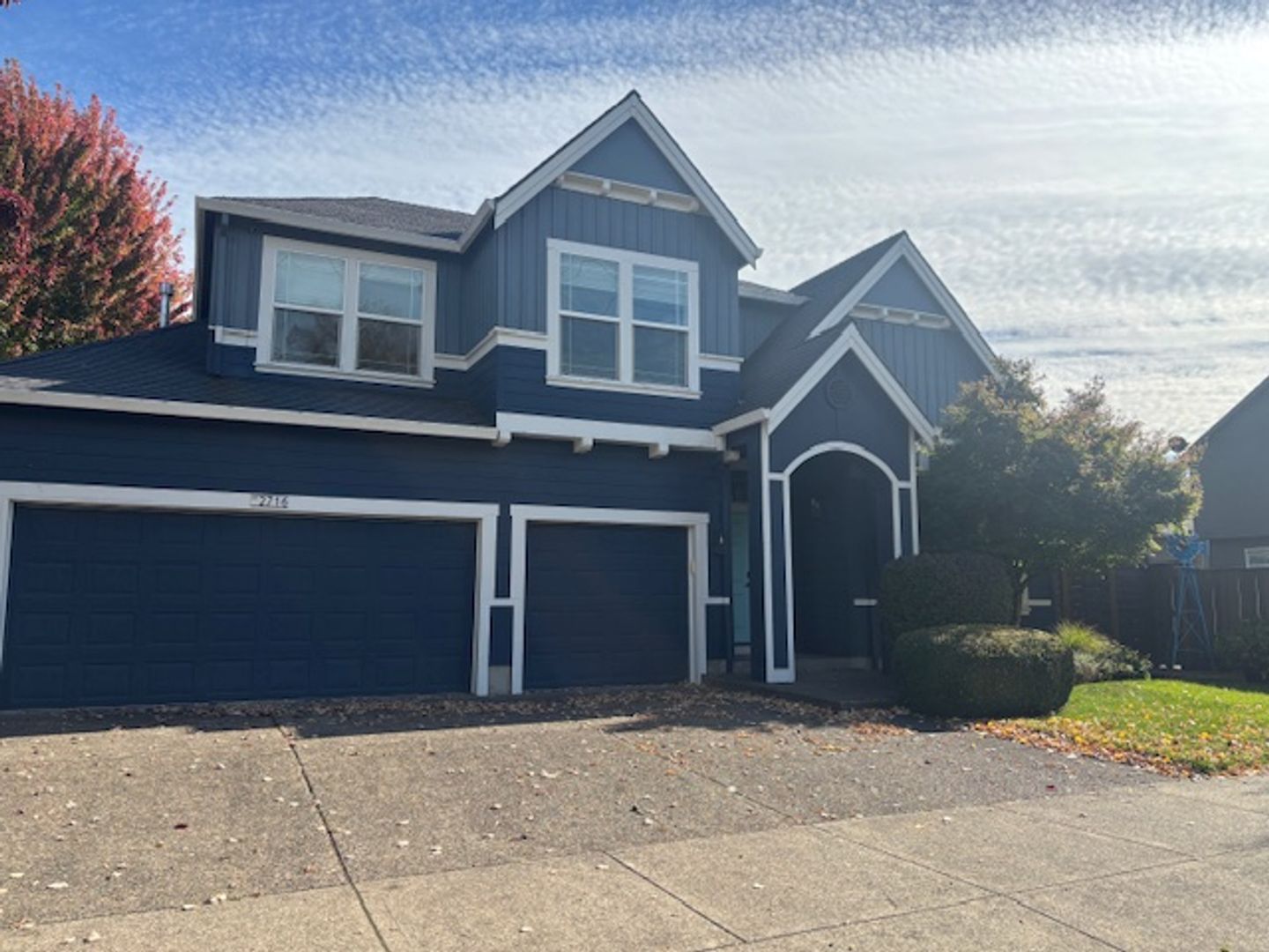 Newberg House: 2716 NE Chehalem Dr