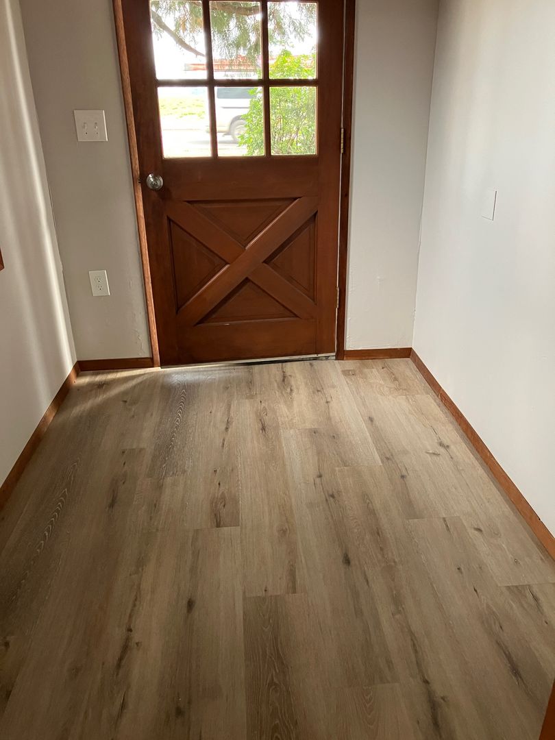 Newberg House: 1909 N. Springbrook Rd.