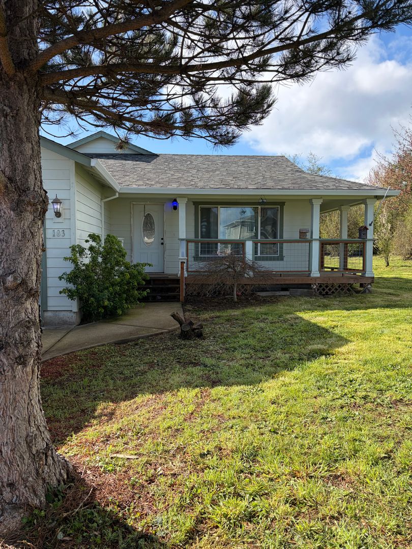 Carlton House: 183 E Roosevelt St