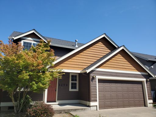 3-Bedroom House in Newberg – photo 1