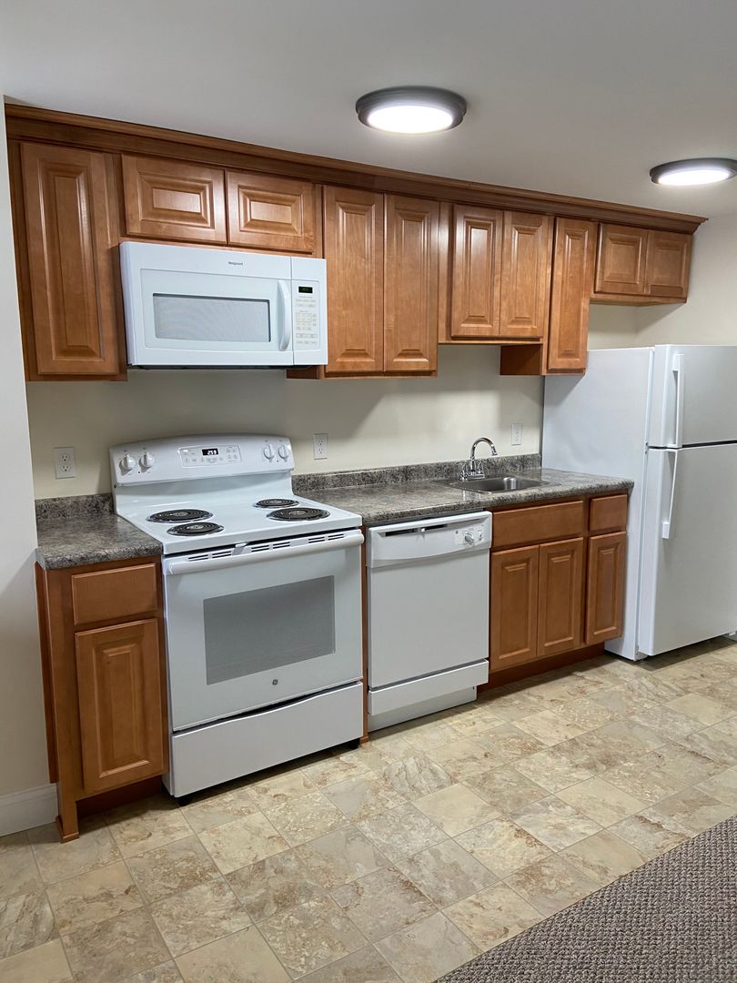 Newmarket Apartment: 10 Maple Street