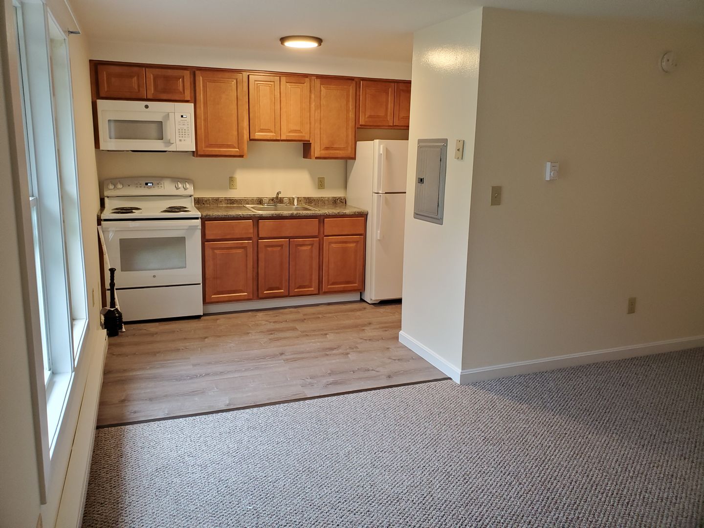 Newmarket Apartment: 10A Maple Street