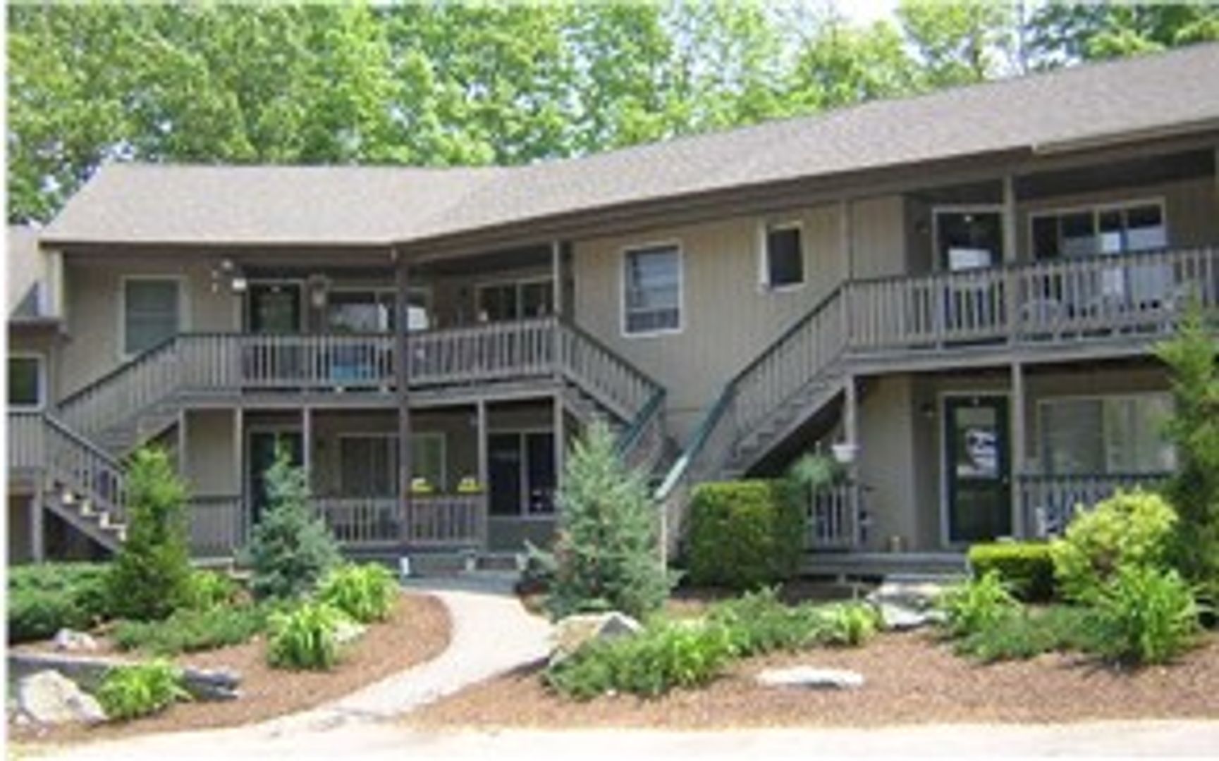 Newmarket Apartment: 5 Bennett Way