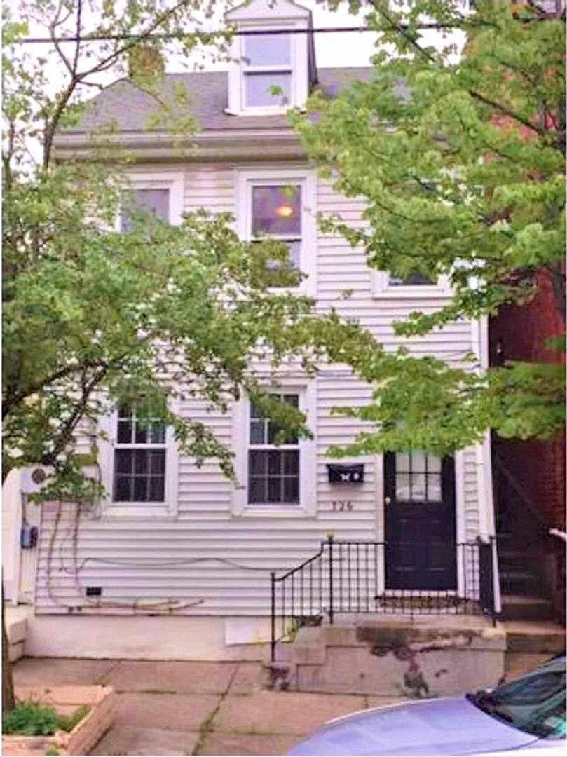 Lancaster Apartment: 326 North Charlotte Street