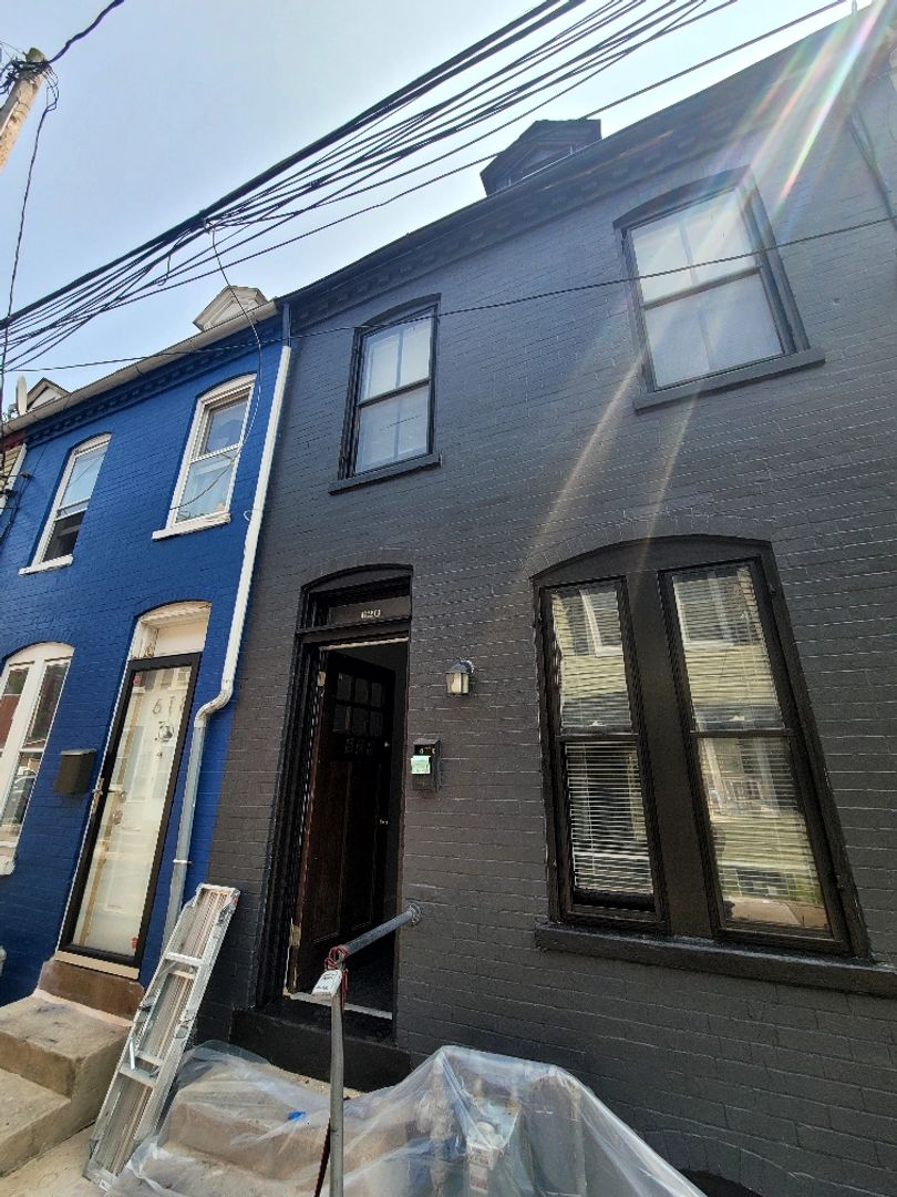 Lancaster House: 620 Lake Street