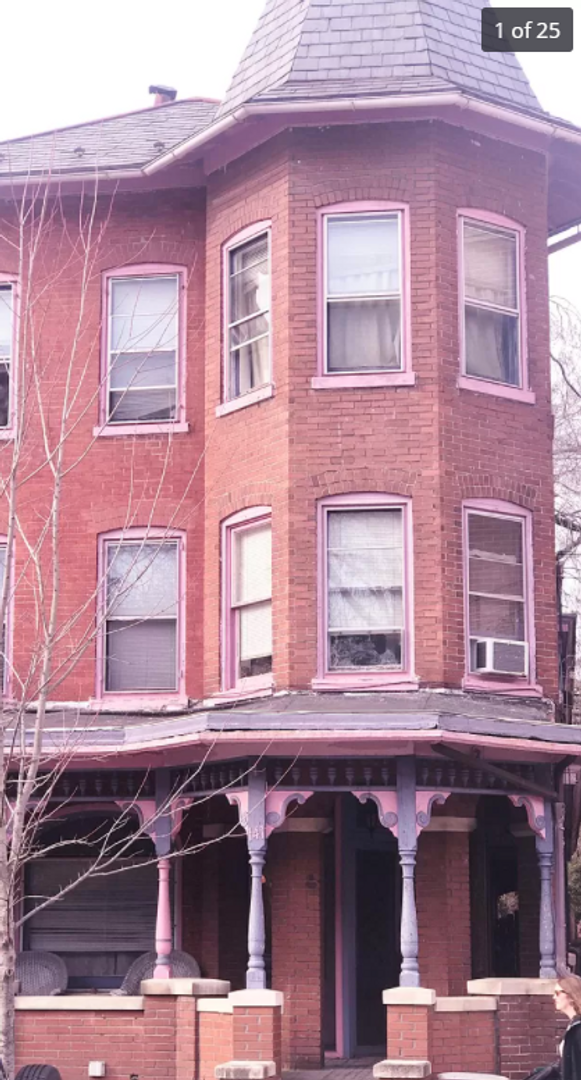 Lancaster Apartment: 141 East Lemon Street