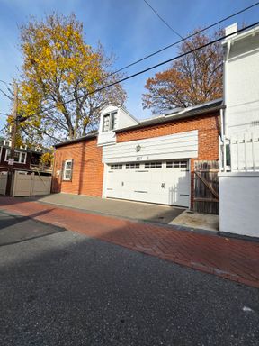 437 North Christian Street, Unit 1, Lancaster, PA 17602 – Carriage Home – photo 1