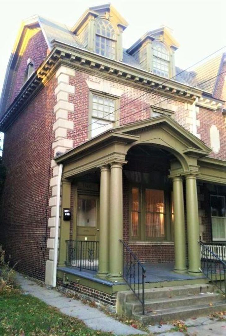 Lancaster Apartment: 145 East Clay Street