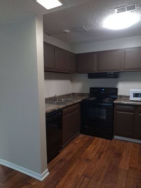 Quail Creek Apartments--Fully Remodeled, All-Electric 1 Bed/1 Bath w/ Fireplace – photo 1