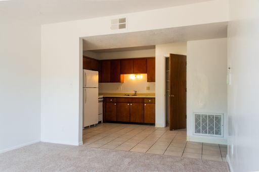Oaks Apartments-1 Bed/1 Bath with economical utilities – photo 1